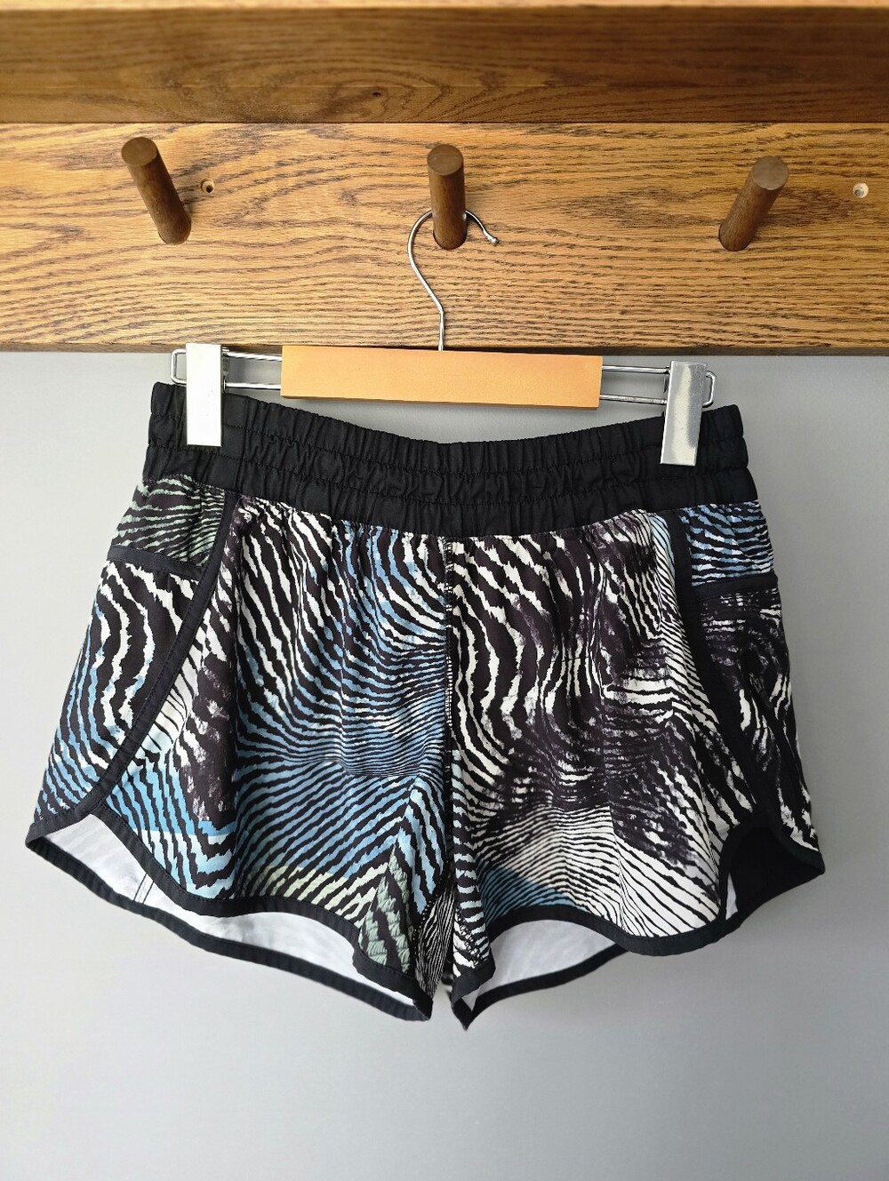 Size 10 Tracker Short III Limited Edition Highly Collectible Pattern Zebra Print